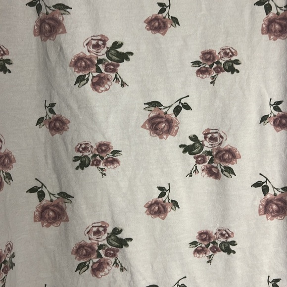 Mauve pink sleeves and floral tight fitting large shirt - Picture 2 of 2